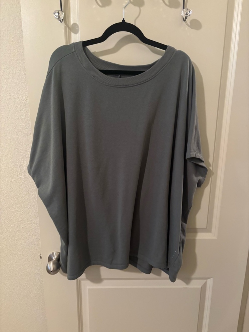 LIVI by Lane Bryant Relaxed Boxy Olive Green Sleeve Top Size 26/28